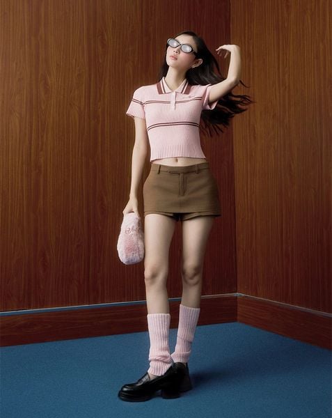  Áo dệt kim cổ polo thêu chữ 