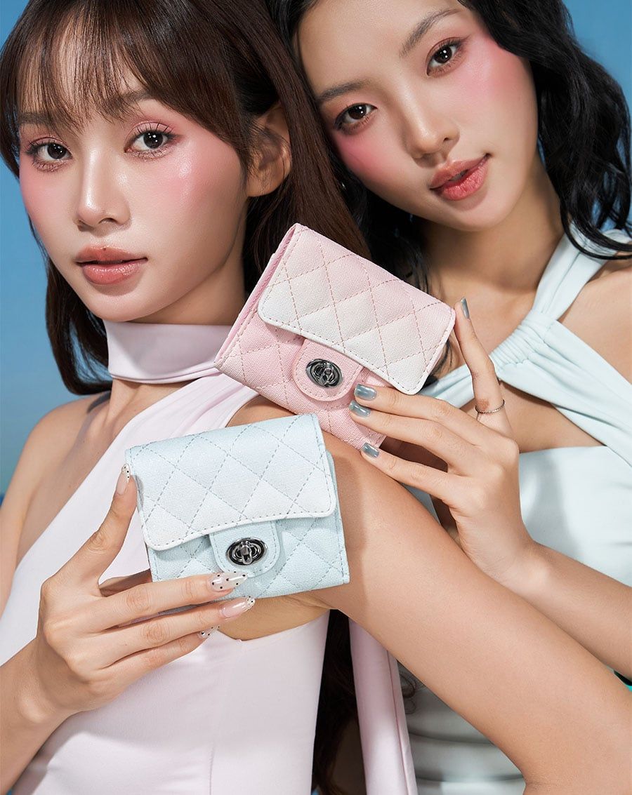  Ví Ngắn Cầm Tay Quilted Phối Khoá 