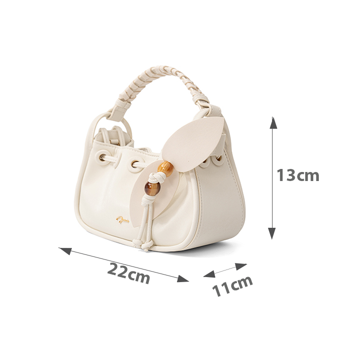  Túi Xách Nhỏ Rút Dây Phối Charm 