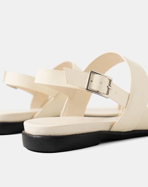  Giày Sandal Xỏ Ngón 