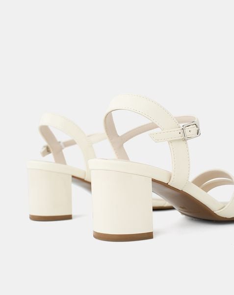  Giày Sandal Quai Hậu Và Quai Dây Mặt Giày 