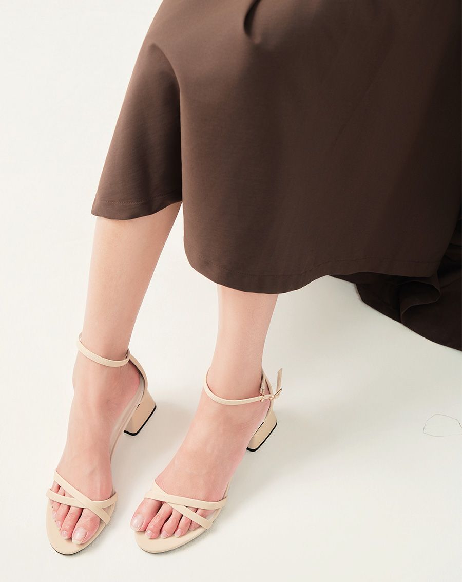  Giày Sandal Gót Vuông Quai Chéo 