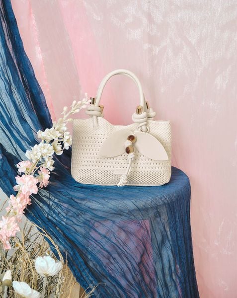  Túi Xách Nhỏ Vải Dệt Phối Charm 