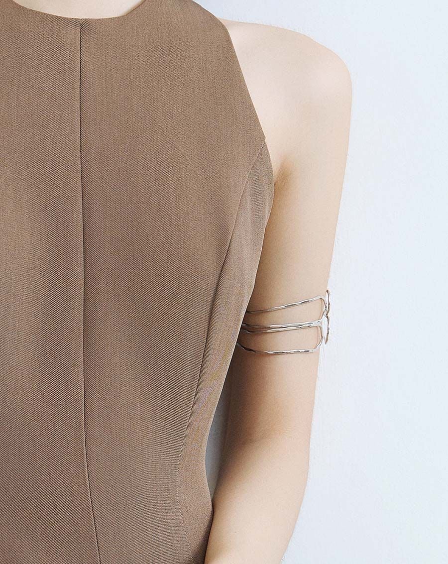  Đầm maxi cổ yếm form xòe 