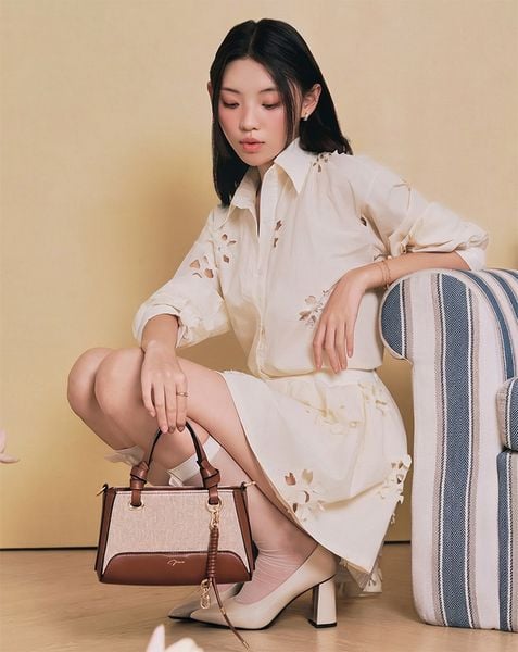  Túi Xách Nhỏ Top Handle Phối Charm 