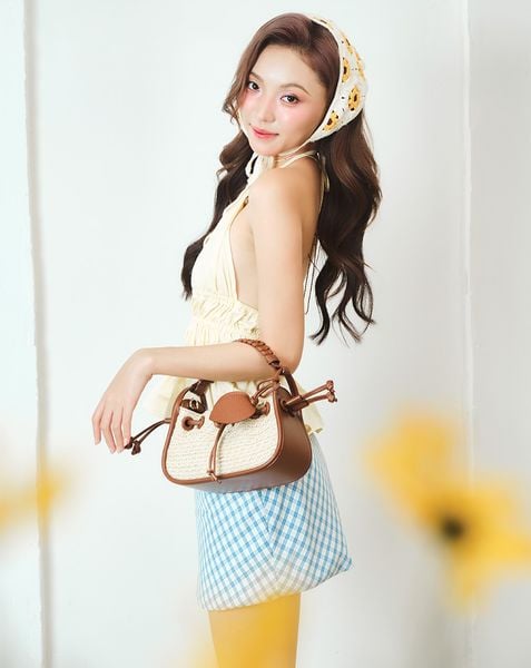  Túi Xách Nhỏ Rút Dây Phối Charm 