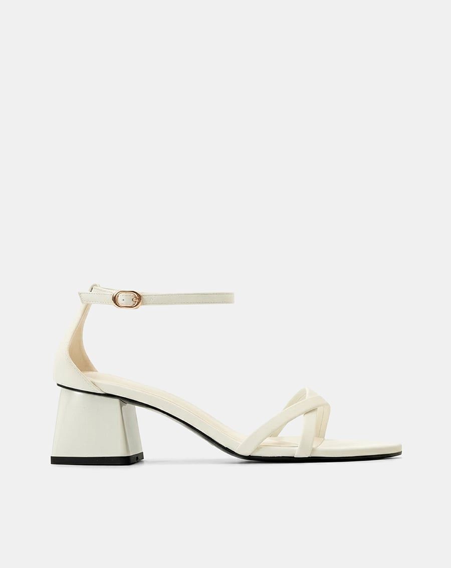  Giày Sandal Gót Vuông Quai Chéo 