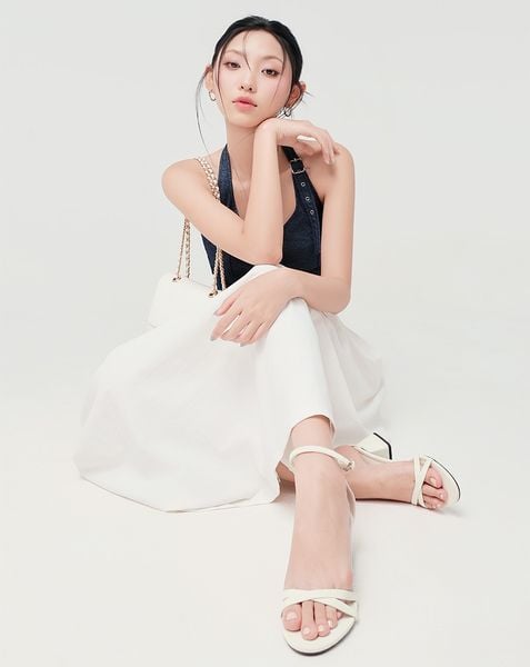  Giày Sandal Gót Vuông Quai Chéo 