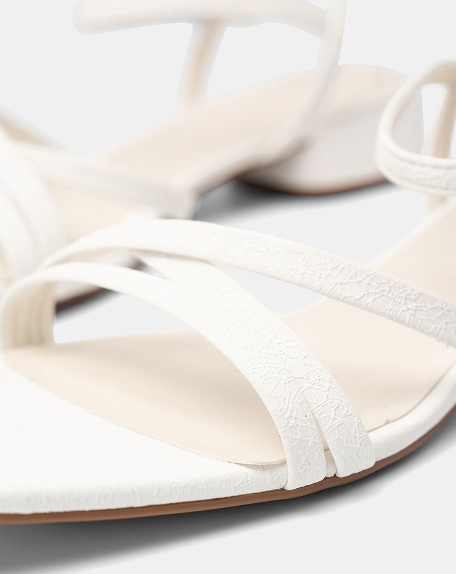  Giày Sandal Gót Thấp Quai Chéo 