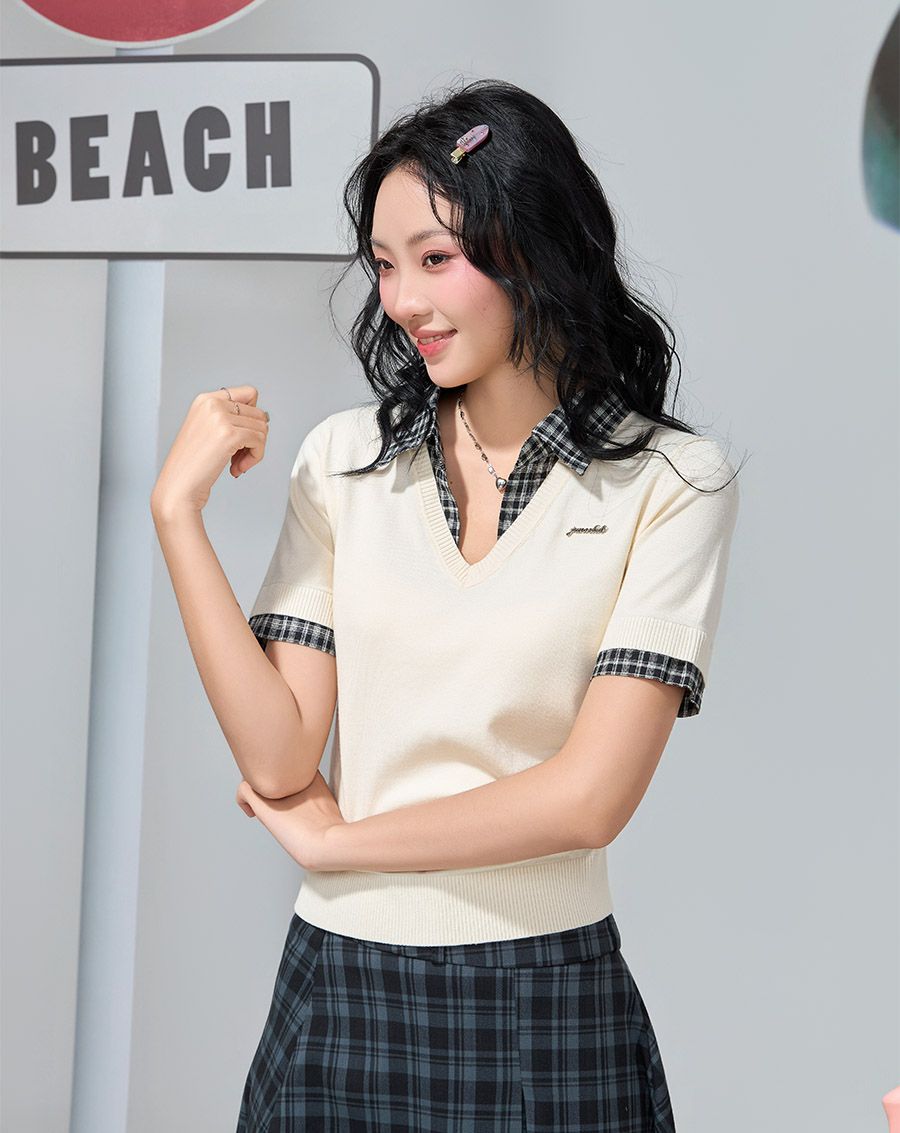 Áo dệt kim phối cổ caro đính đá 