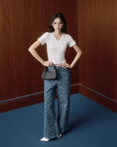  Áo thun ôm basic cổ V 