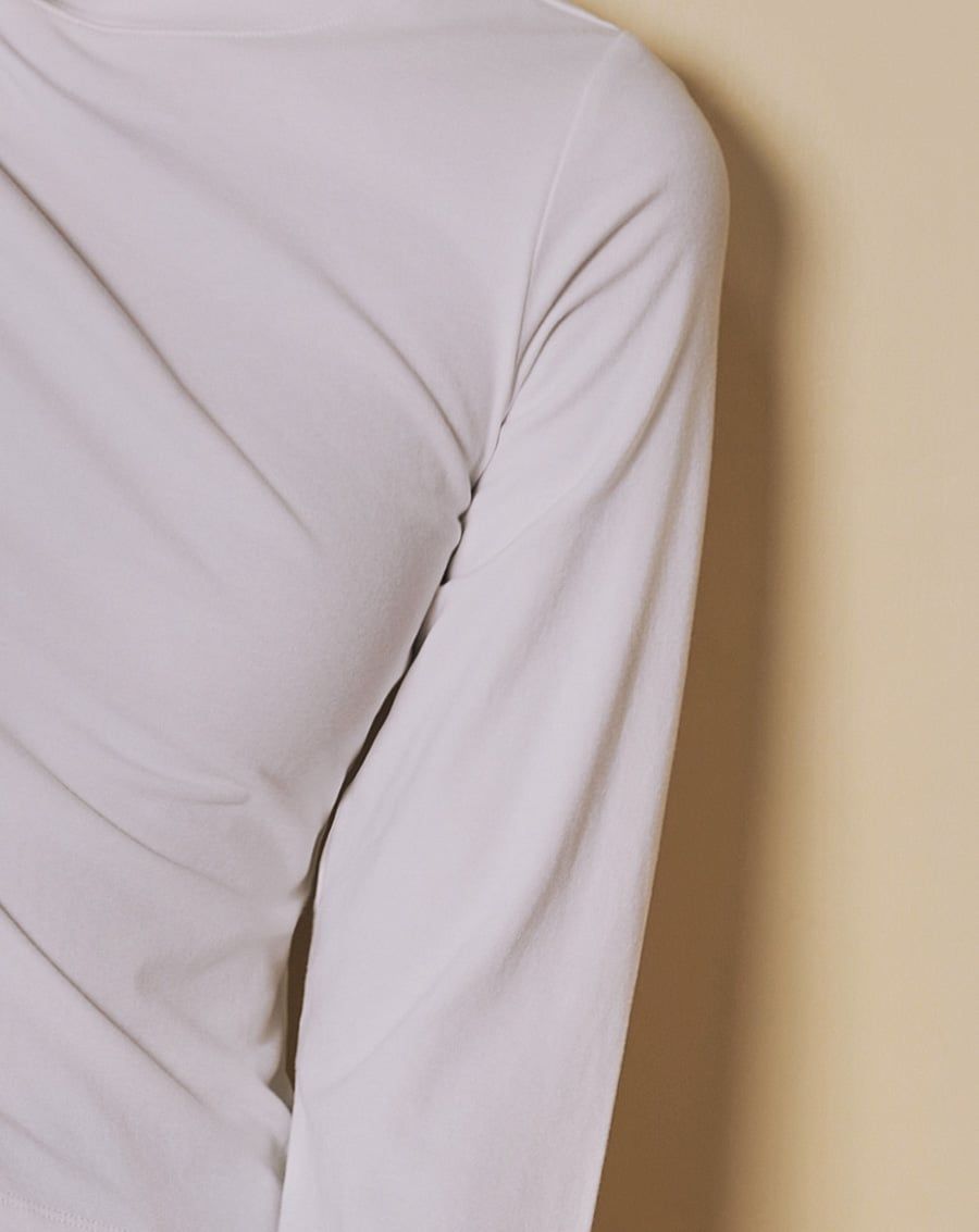  Áo thun form slim-fit tay dài 