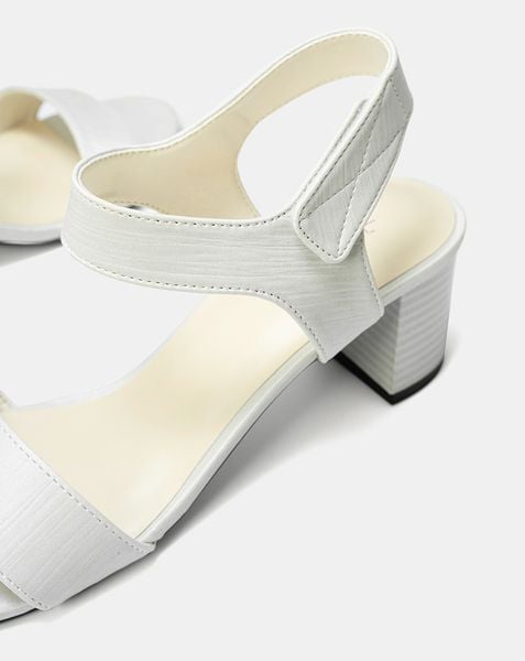  Giày Sandal Cơ Bản Quai Ngang 