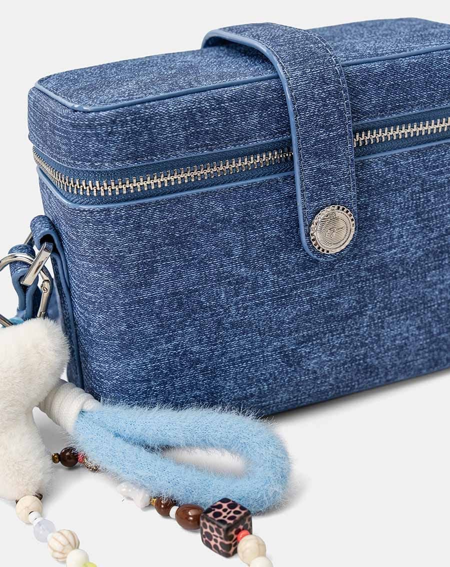  Túi Xách Nhỏ Vanity Case Phối Charm Trang Trí 