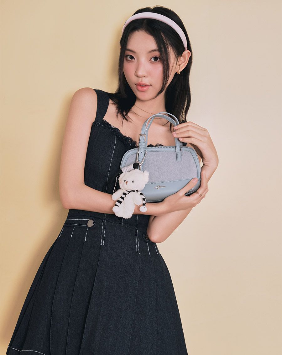  Túi Xách Nhỏ Form Bowling Phối Charm 