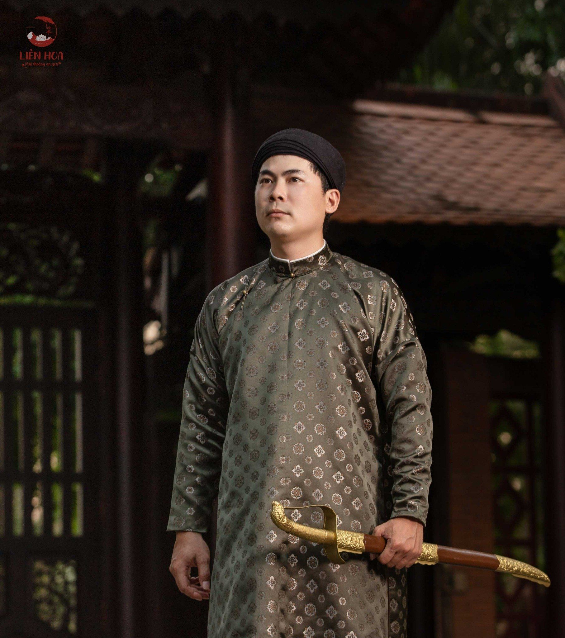  Áo ngũ thân Lục Văn 