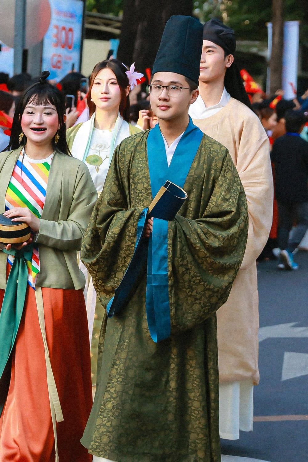  Áo giao lĩnh Thương Mạn 