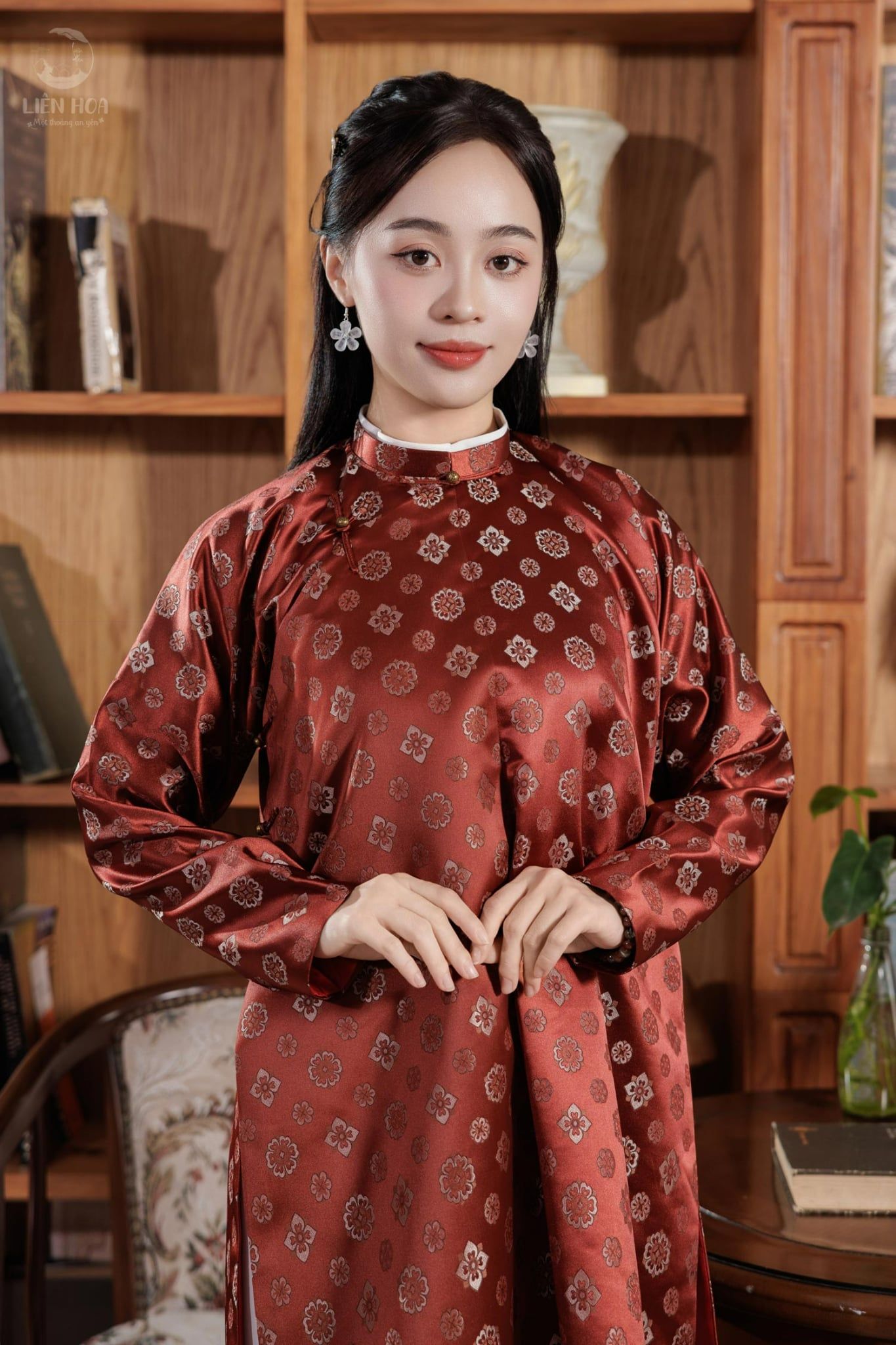  Áo ngũ thân Hồng Văn (nữ) 