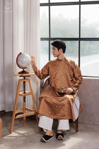  Áo ngũ thân Hạ Văn 