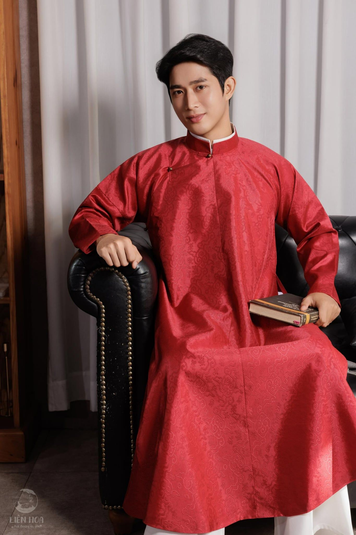  Áo ngũ thân Xích Vân 