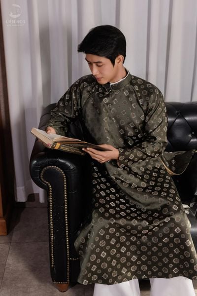  Áo ngũ thân Lục Văn 