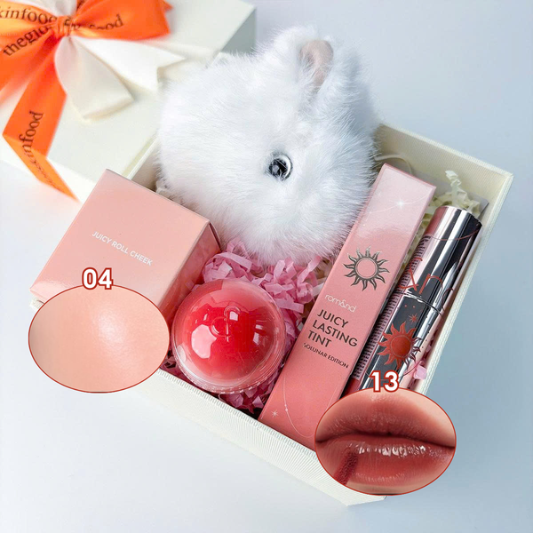  Box Qùa Combo: Son Tint Lì Romand Juicy Lasting Tint Solunar Edition + Má Hồng Kem Romand Dạng Lăn Juicy Roll Cheek + Móc Khóa Thỏ Trắng + Hộp Qùa Ngẫu Nhiên 
