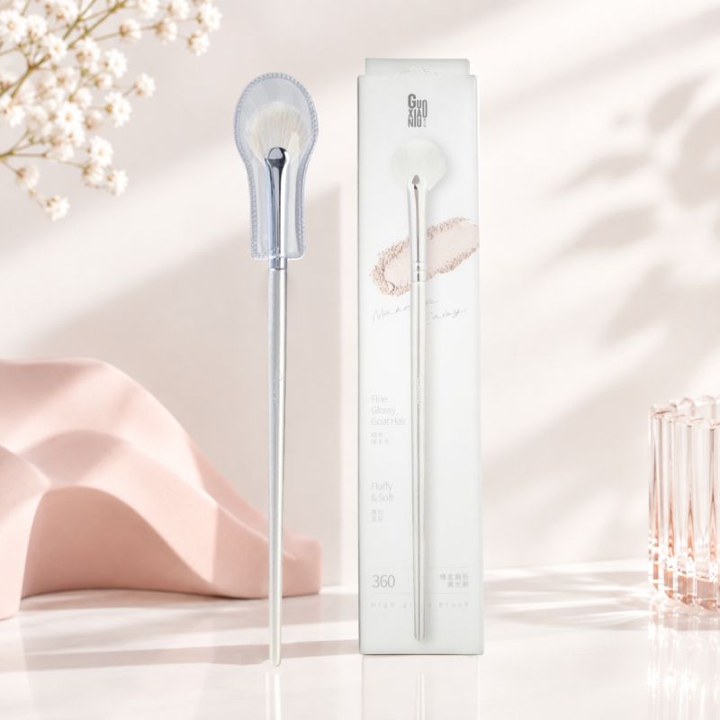 Cọ Highlight Hình Quạt Guoxiaoniu Rose Gold #360 Fan Highlighter Brush