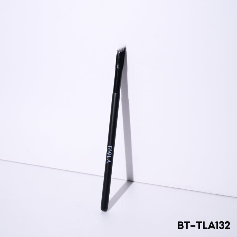 Cọ Che Khuyết Điểm Tam Giác TOOLA Triangle Concealer Brush - BT-TLA132