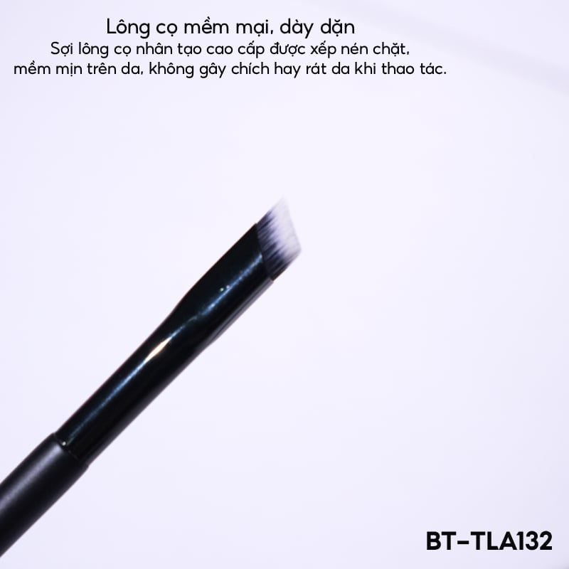 Cọ Che Khuyết Điểm Tam Giác TOOLA Triangle Concealer Brush - BT-TLA132