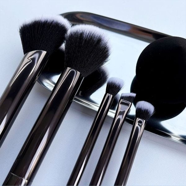  Bộ Cọ Trang Điểm Cơ Bản Kèm Bông Mút TOOLA Makeup Brush and Puff Set - BT-TLA088 