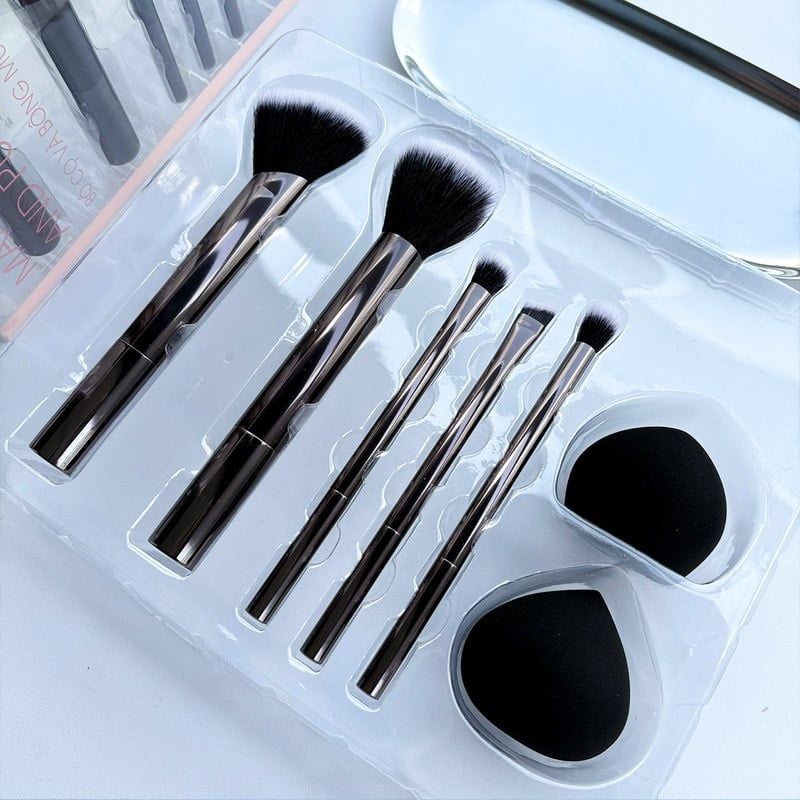 Bộ Cọ Trang Điểm Cơ Bản Kèm Bông Mút TOOLA Makeup Brush and Puff Set - BT-TLA088