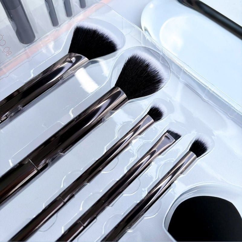 Bộ Cọ Trang Điểm Cơ Bản Kèm Bông Mút TOOLA Makeup Brush and Puff Set - BT-TLA088