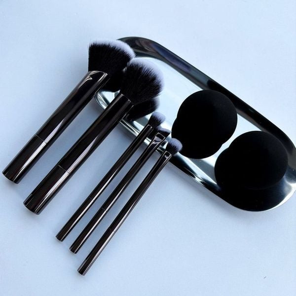  Bộ Cọ Trang Điểm Cơ Bản Kèm Bông Mút TOOLA Makeup Brush and Puff Set - BT-TLA088 