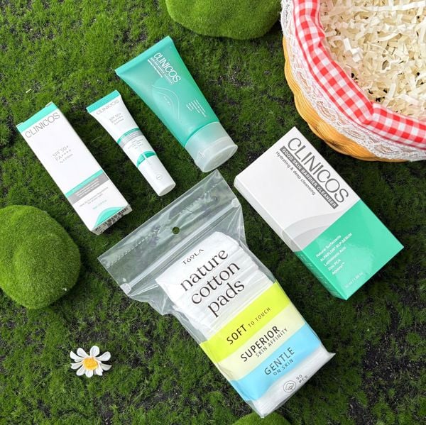  Combo Tiện Lợi: Gel Rửa Mặt Clinicos Thanh Mát Good Skin Barrier Cleanser 50ml + Kem Chống Nắng CLINICOS Truth Sunscreen +  Bông Tẩy Trang Mềm Mịn TOOLA 