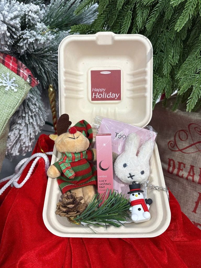 Hộp Quà Giáng Sinh: Son Romand + Kẹp Tóc Ngẫu Nhiên + Set Quà Gấu + Hộp Bã Mía