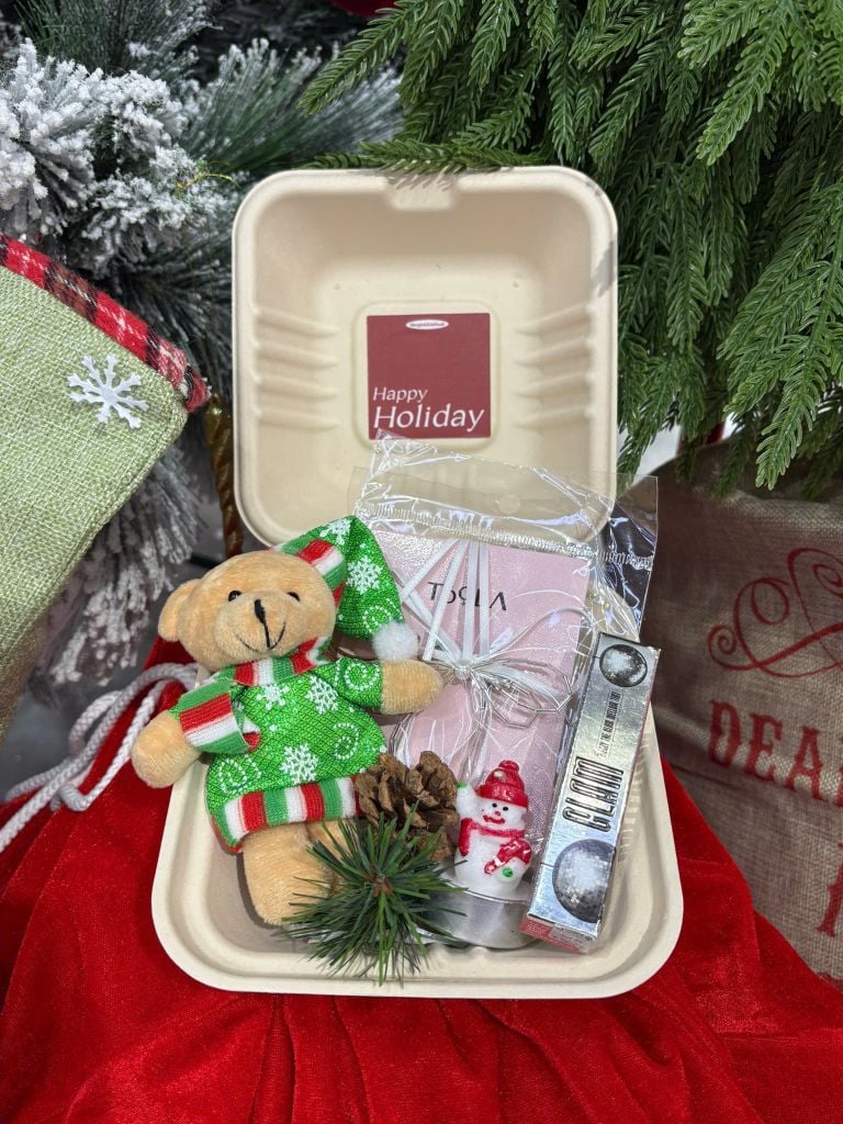 Hộp Quà Giáng Sinh: Son Merzy + Kẹp Tóc Ngẫu Nhiên + Set Quà Gấu + Hộp Bã Mía