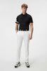 Quần dài golf nam Ellott Pant White GMPA08941-0000 | J.Lindeberg