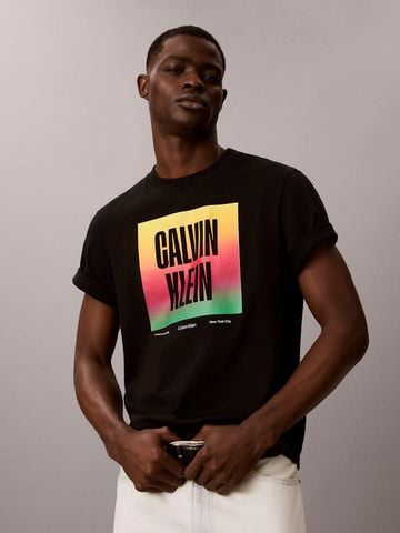 Calvin Klein - Áo Thun Tay Ngắn Nam Relaxed Pride Logo T-Shirt