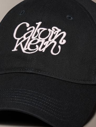 Calvin Klein - Nón nữ UV Cotton Twill Embroidered Logo Cap - 2