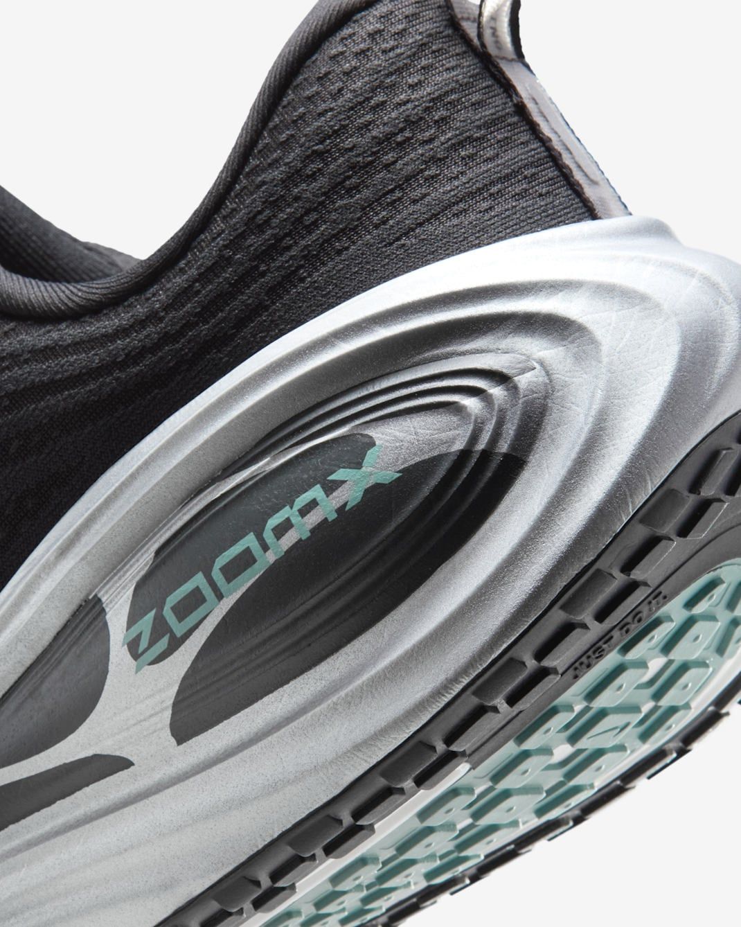 Nike - Giày chạy bộ thể thao Nam Vomero Plus Men's Road Running Shoes