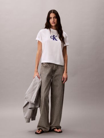 Calvin Klein - Áo Thun Tay Ngắn Nữ Relaxed Graphic Logo T-Shirt
