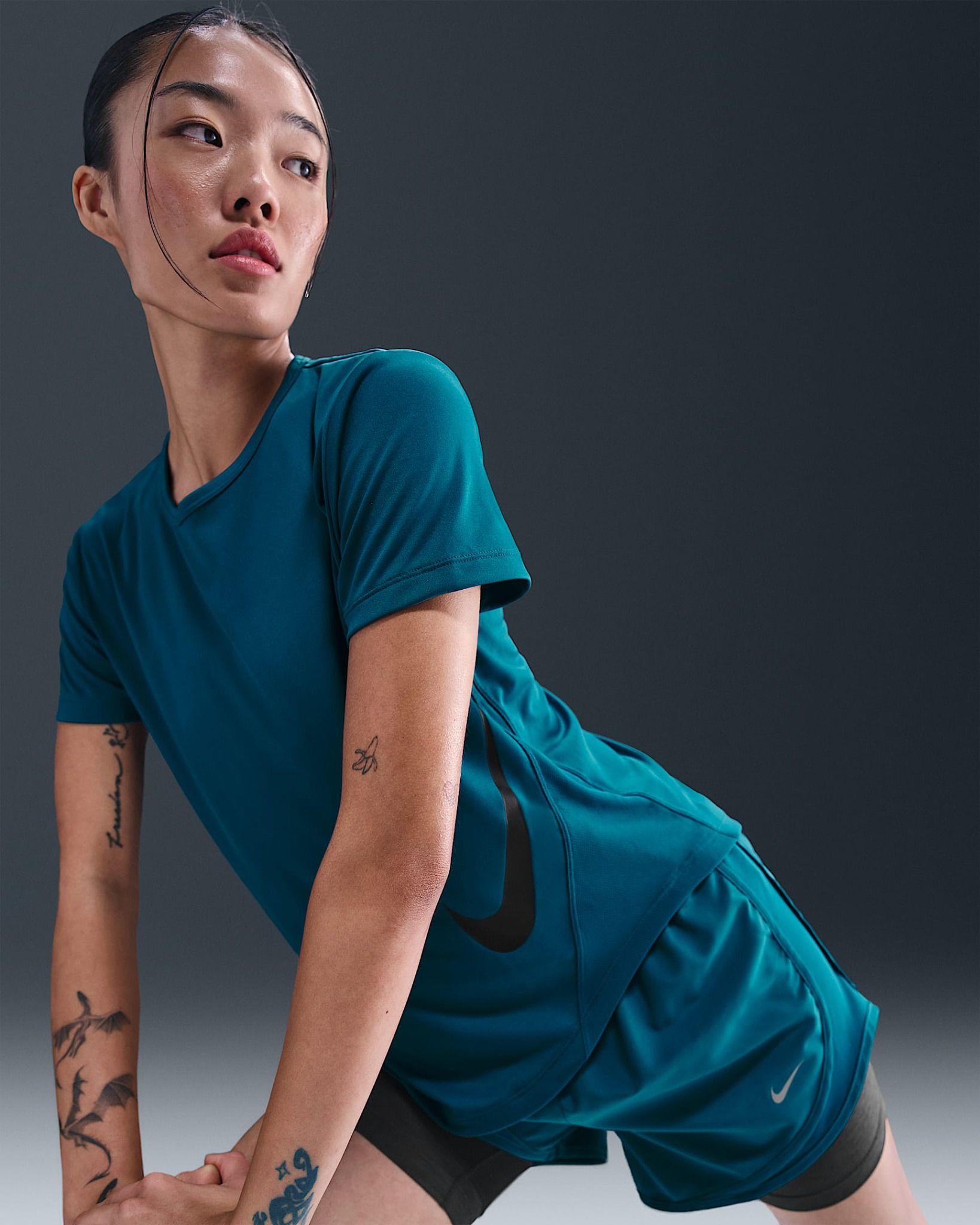 Nike - Áo thun tay ngắn thể thao Nữ Tempo Swoosh Run Women's Dri-FIT Short-Sleeve Running Top