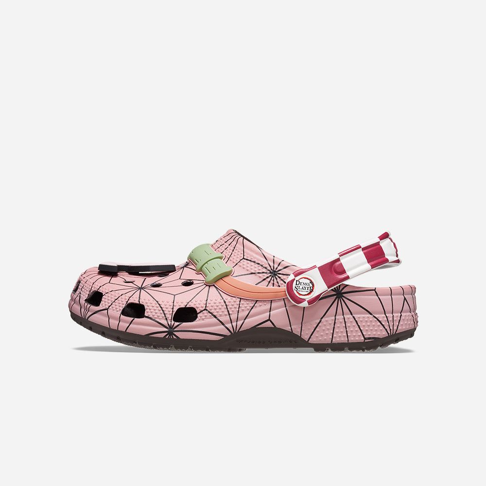 Crocs - Xăng đan nam nữ Demon Slayer Nezuko Classic Clog Espresso Lifestyle
