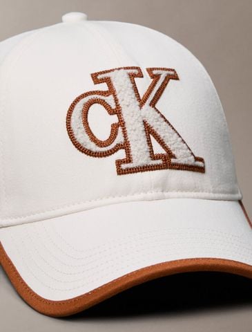 Calvin Klein - Nón Lưỡi Trai Nữ UV Twill Bouclé Logo Adjustable Cap