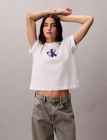 Calvin Klein - Áo Thun Tay Ngắn Nữ Relaxed Graphic Logo T-Shirt