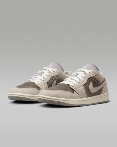 Nike - Giày Sneakers Nữ Air Jordan 1 Low SE