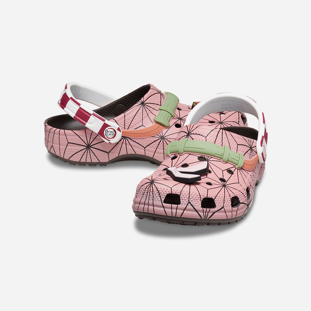 Crocs - Xăng đan nam nữ Demon Slayer Nezuko Classic Clog Espresso Lifestyle