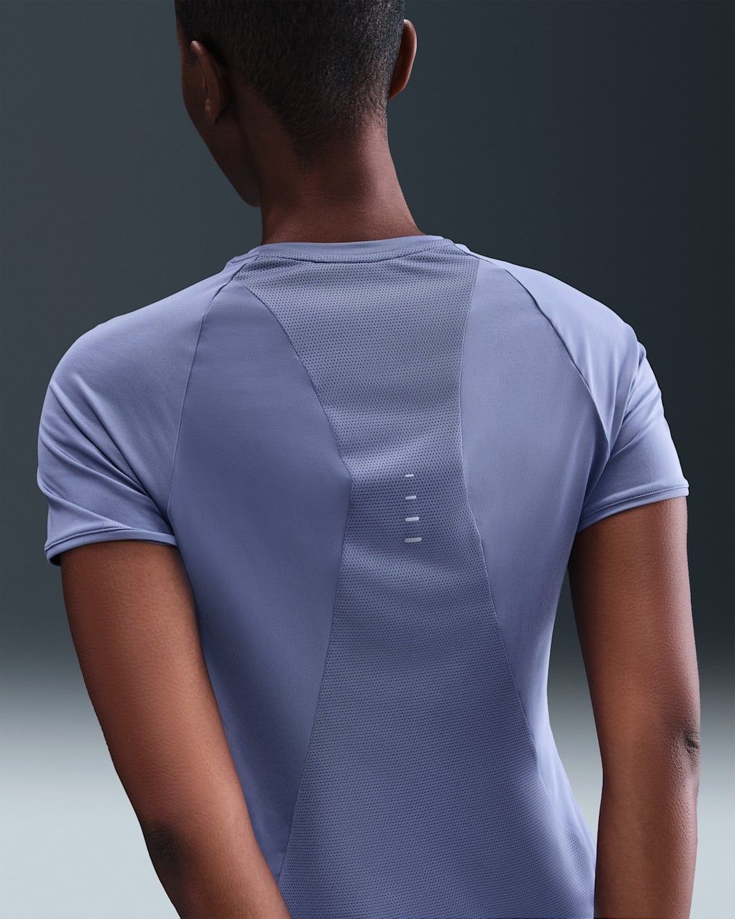 Nike - Áo thun tay ngắn thể thao Nữ Swift Women's Dri-FIT Short-Sleeve Running Top