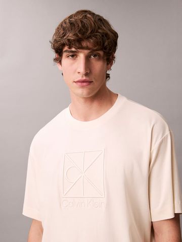 Calvin Klein - Áo thun thời trang nam Relaxed Premium Interlock Emblem Logo T-Shirt