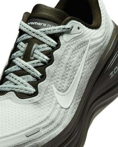 Nike - Giày chạy bộ thể thao Nữ Nike Vomero Plus SE Women's Road Running Shoes